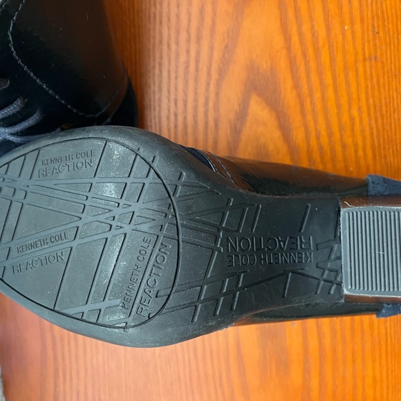 Kenneth Cole Reaction Navy "Full Of Life" Patent & Suede Heeled Oxfords - Picture 12 of 13